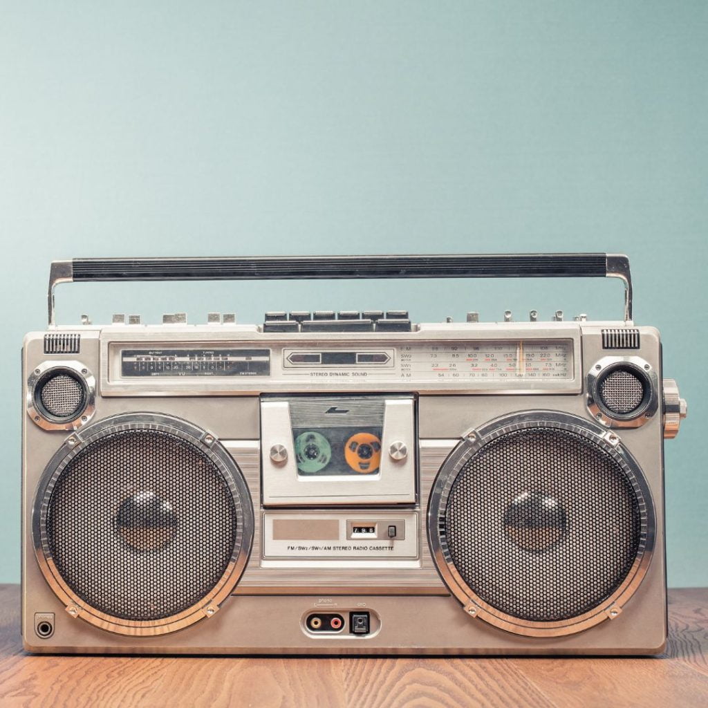 Πώς θα πείσω το μωρό μου να σταματήσει να τρίβει και να παίζει με την άλλη θηλή κατά την διάρκεια του θηλασμού;